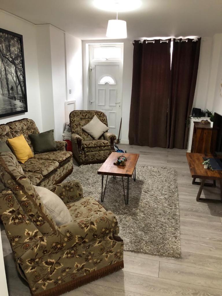 Alpha House Bed & Breakfast Londra Exterior foto