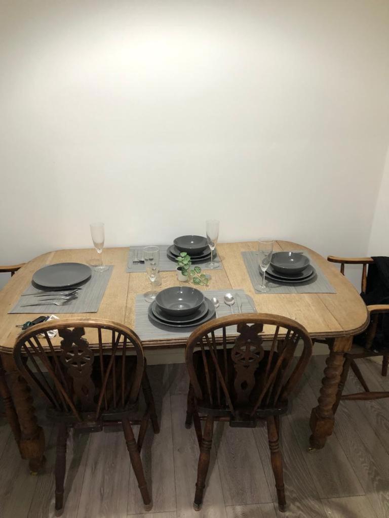 Alpha House Bed & Breakfast Londra Exterior foto