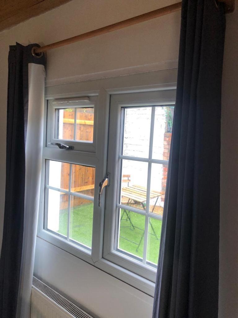 Alpha House Bed & Breakfast Londra Exterior foto
