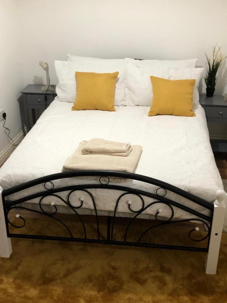Alpha House Bed & Breakfast Londra Exterior foto