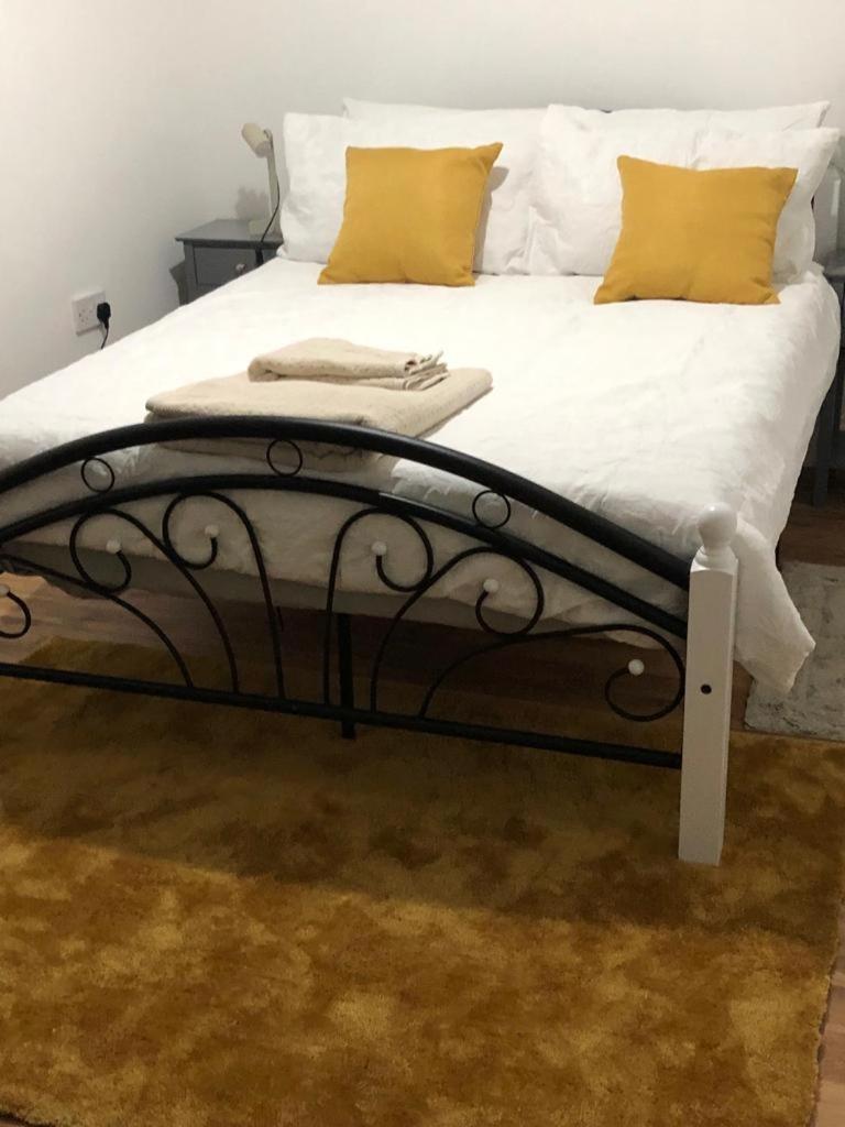 Alpha House Bed & Breakfast Londra Exterior foto
