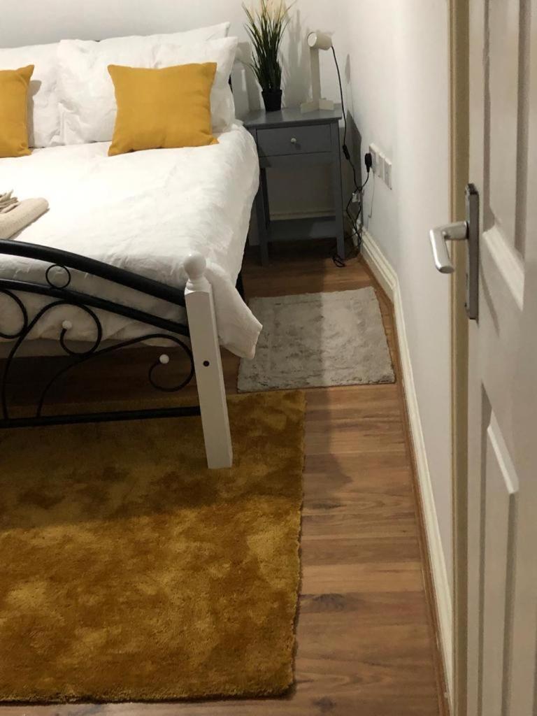 Alpha House Bed & Breakfast Londra Exterior foto