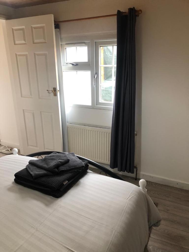Alpha House Bed & Breakfast Londra Exterior foto