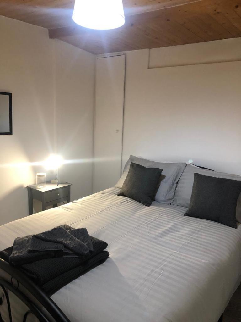 Alpha House Bed & Breakfast Londra Exterior foto